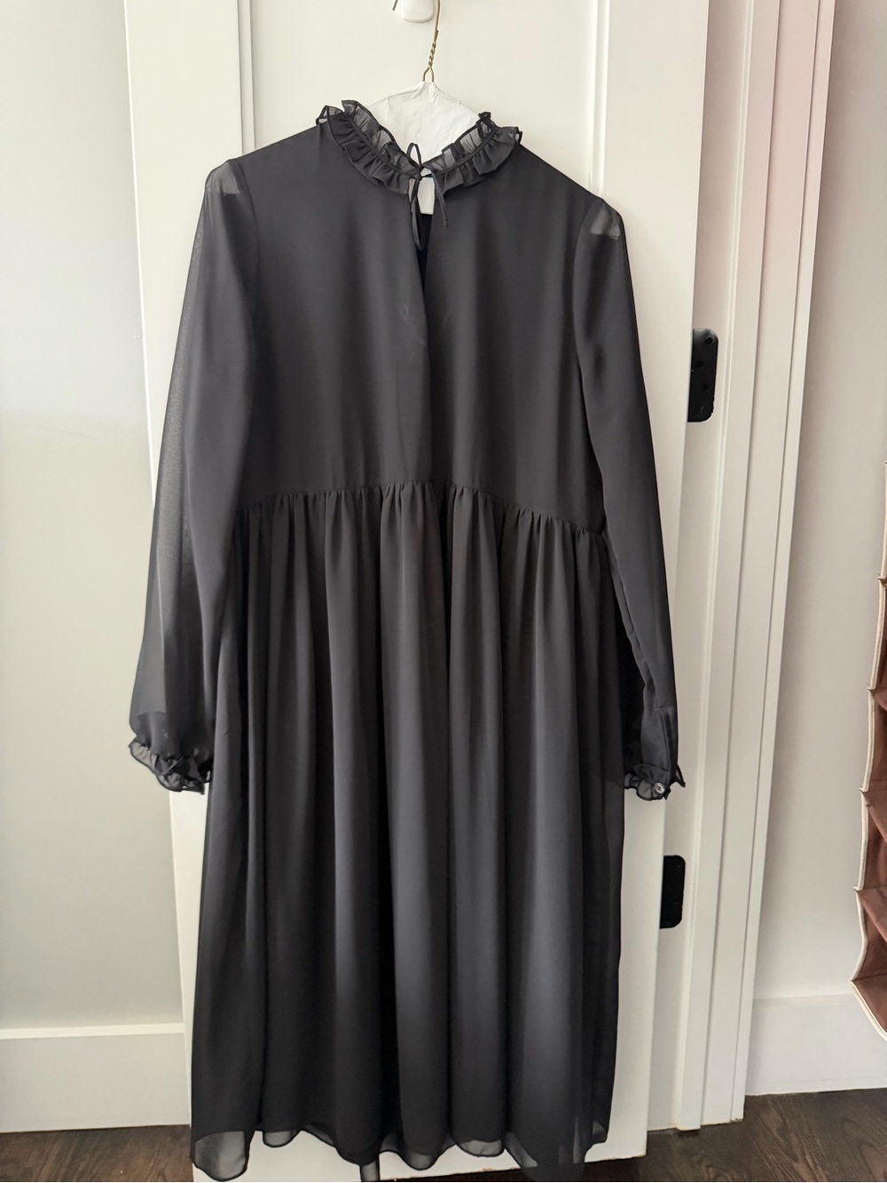 Pietro Brunelli Black Ruffle-Trim Long Sleeve Midi Dress